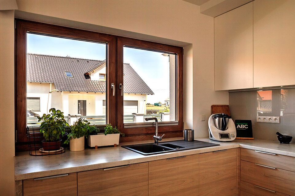 Kipp- und Drehfenster in der Küche.